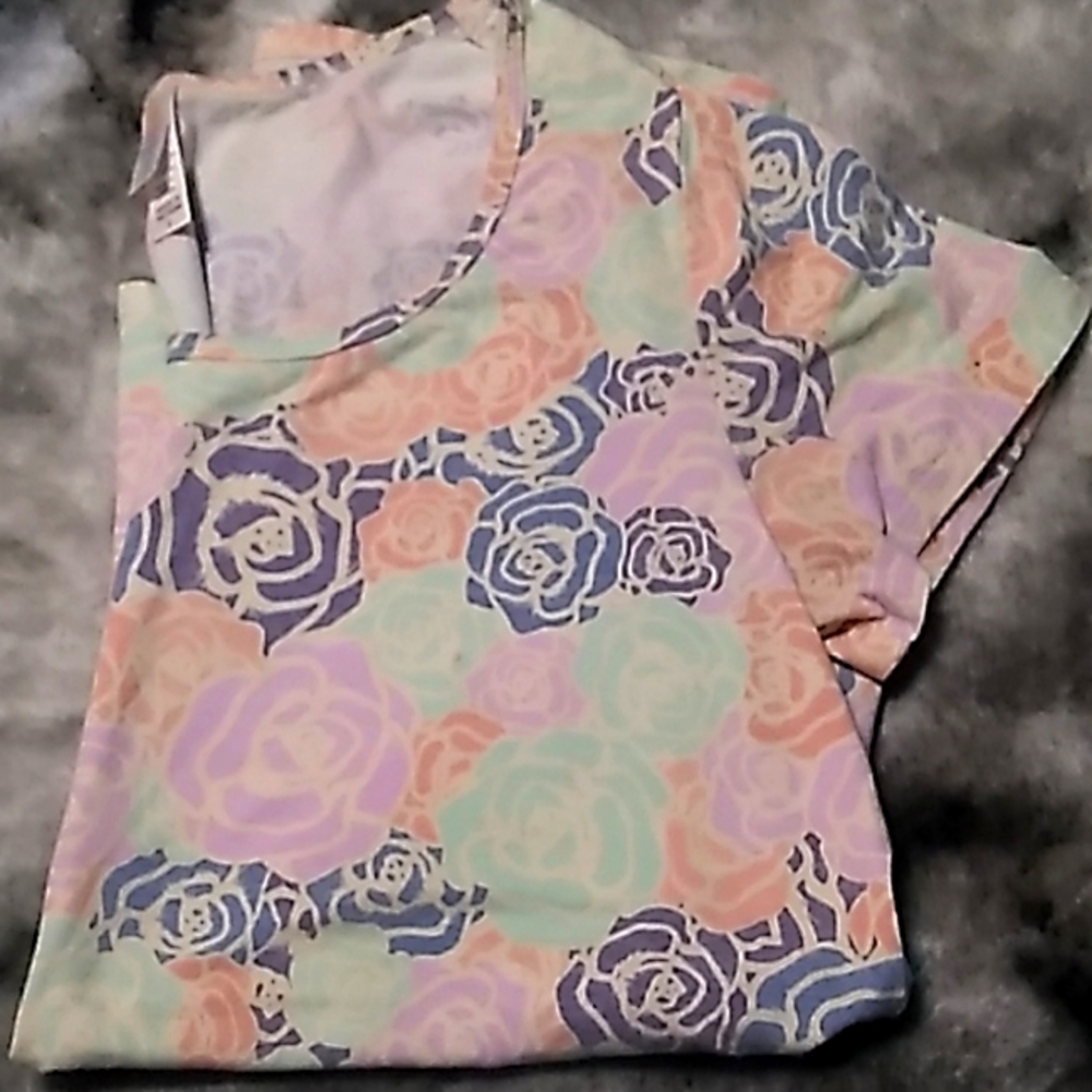 LuLaRoe T-shirt